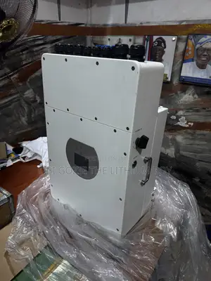 SUN-8K-SGO4LP3-EU/AU 8kva 48v Deye 3 Phase Solar Hybrid Inverter