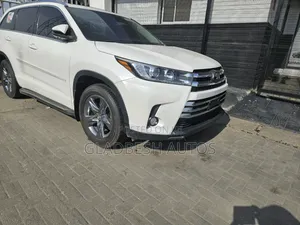 Toyota Highlander Limited Platinum 4x2 V6 (3.5L 6cyl 8A) 2018 White