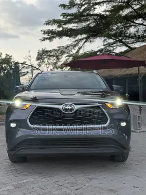 Toyota Highlander XLE AWD 2023 Gray