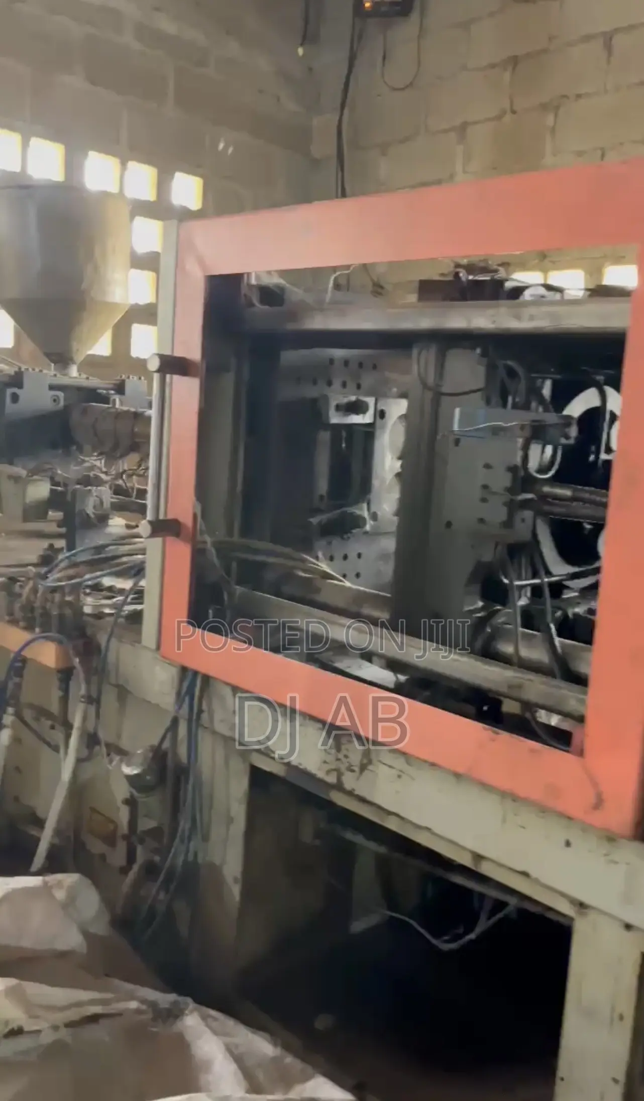 Injection Machine 150 Ton