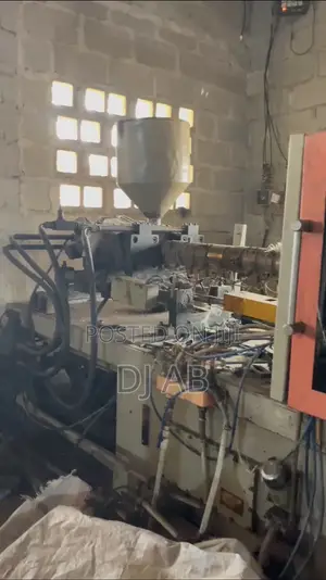 Injection Machine 150 Ton
