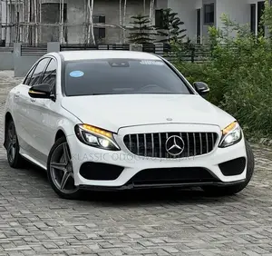 Mercedes-Benz C300 Luxury 4matic Sedan AWD (2.0L 4cyl 7A) 2017 White