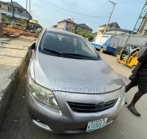 Toyota Corolla 2009 Gold