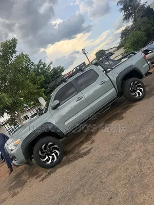 Toyota Tacoma Limited V6 4x4 Double Cab 127.4 in. WB 2020 Gray