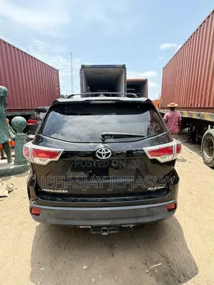 Toyota Highlander XLE 4dr SUV AWD (3.5L 6cyl 6A) 2014 Black