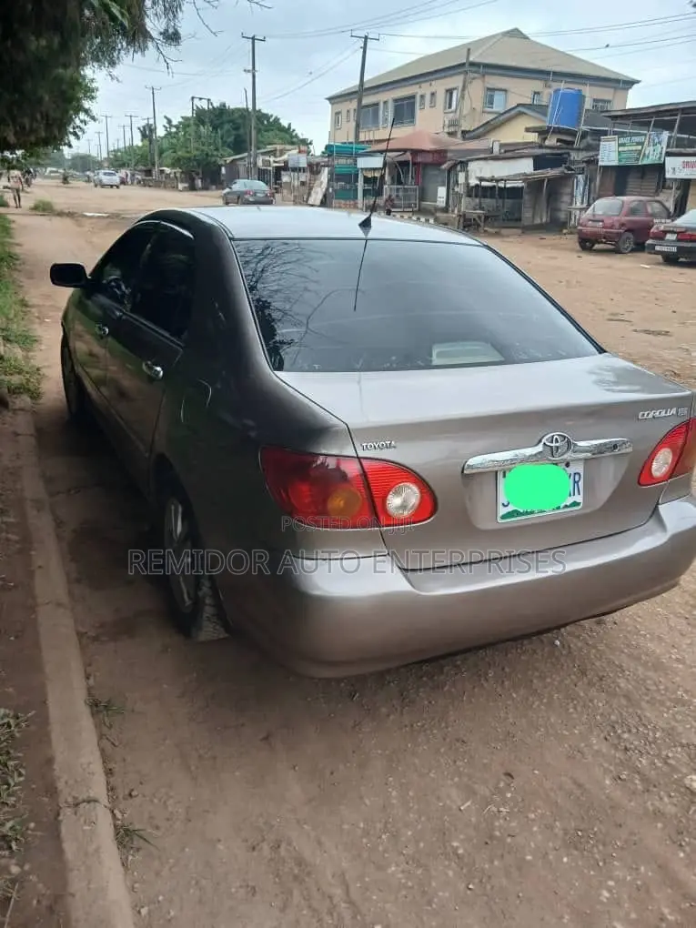 Toyota Corolla 2004 Brown
