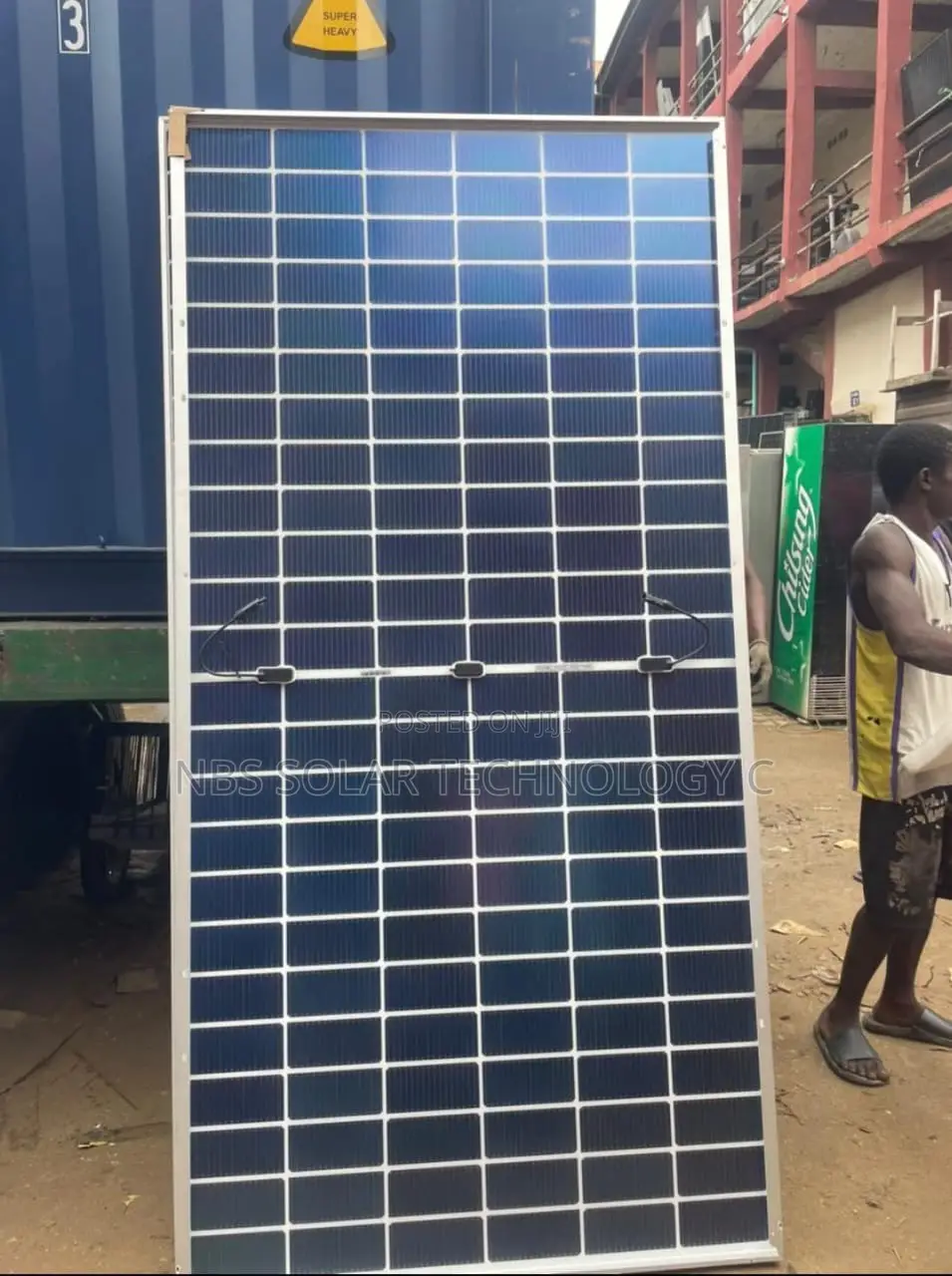 650w Jinko 144cell 16boxbar Half-Cut Solar Panel Available