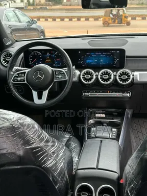 Mercedes-Benz GLB-Class GLB 250 4MATIC 2021 Silver