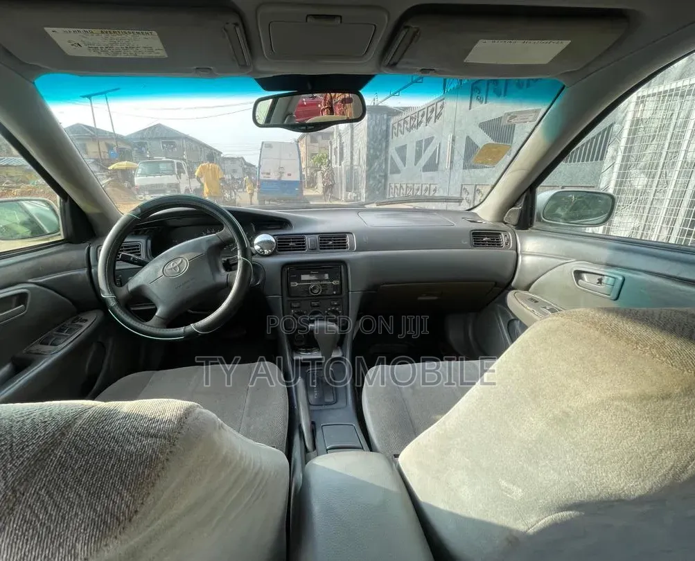 Toyota Camry 2002 Silver