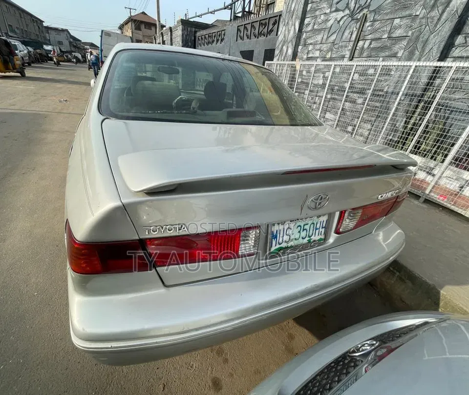 Toyota Camry 2002 Silver