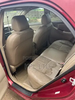 Toyota Corolla LE 2004