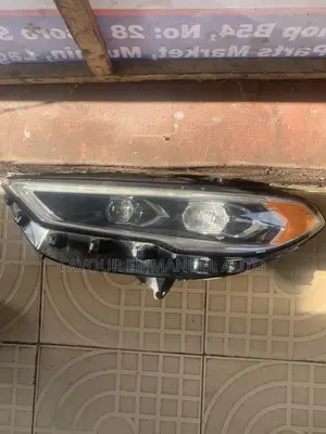 Headlight Ford Fusion 2018