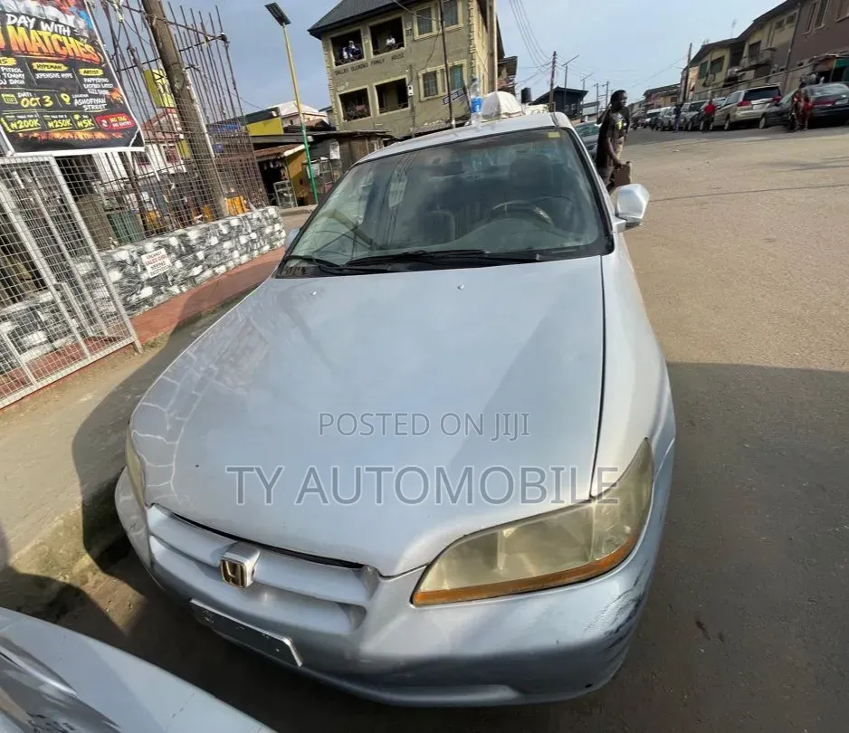 Honda Accord 2005 Silver
