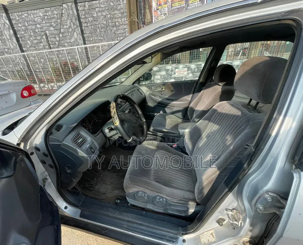 Honda Accord 2005 Silver