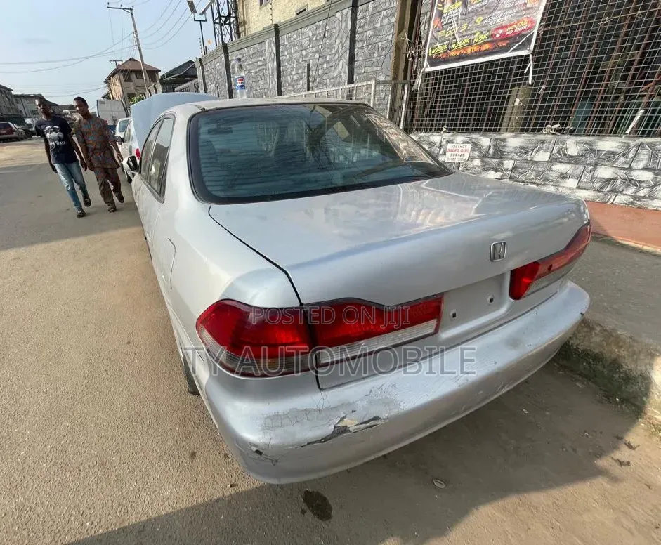 Honda Accord 2005 Silver