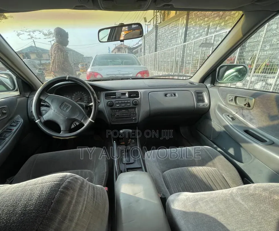 Honda Accord 2005 Silver