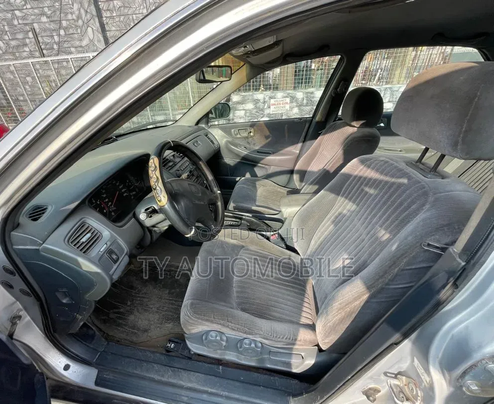 Honda Accord 2005 Silver