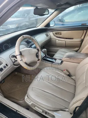 Toyota Avalon XL w/Bucket Seats 2002 Gold