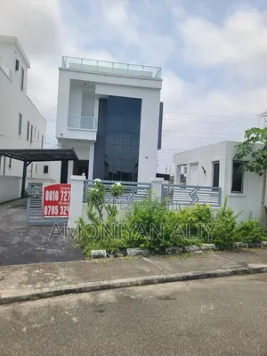5bdrm Mansion in Royal Garden Estate, Off Lekki-Epe Expressway for sale