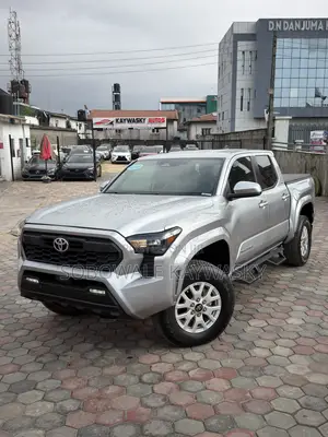 Toyota Tacoma SR5 Double Cab 5' Bed AT 2024 Silver