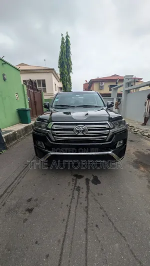 Toyota Land Cruiser 2010 Black