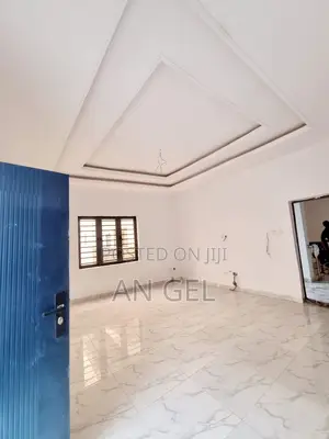 Mini Flat in Jakande for rent