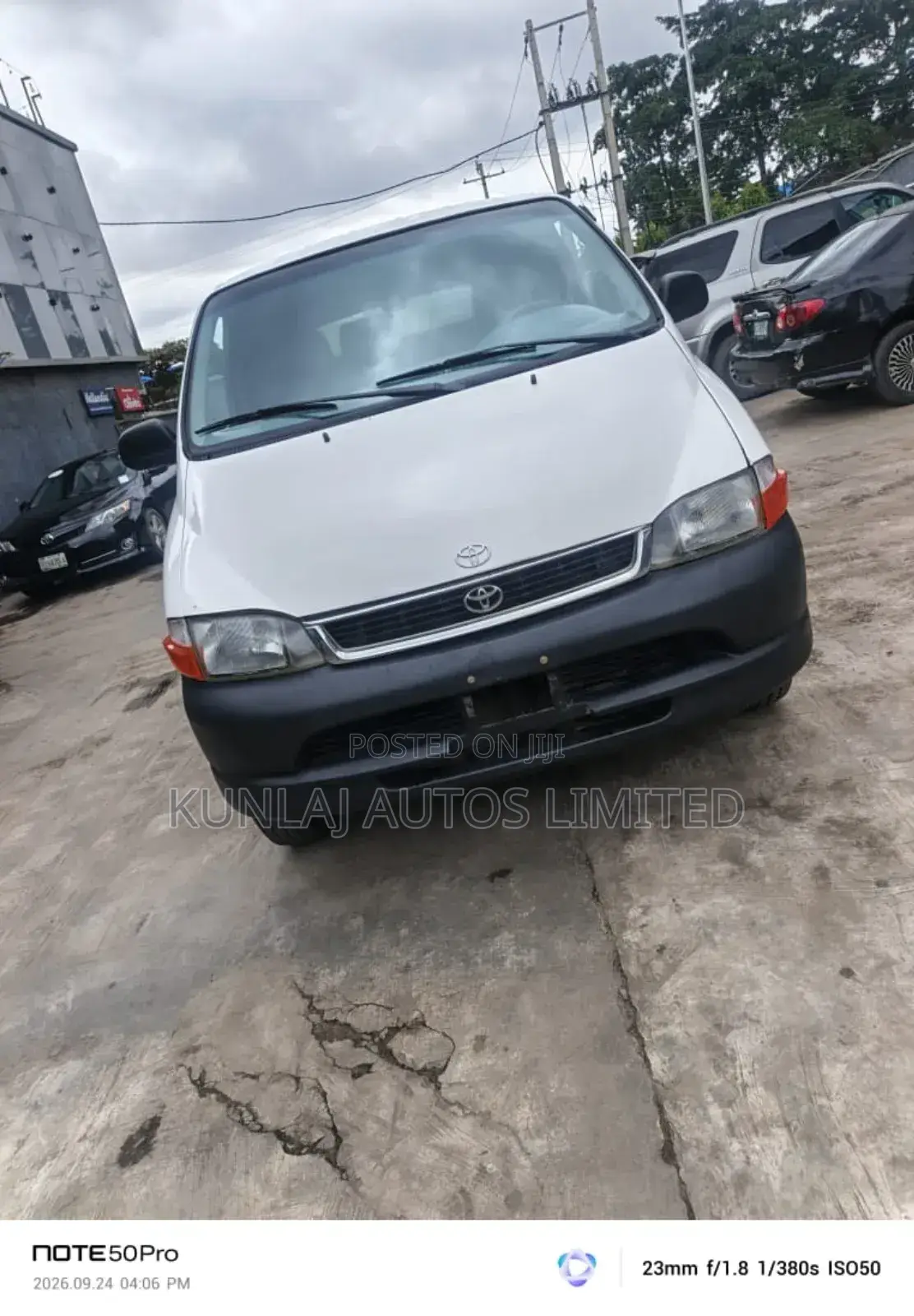 Toyota HiAce 2002 White