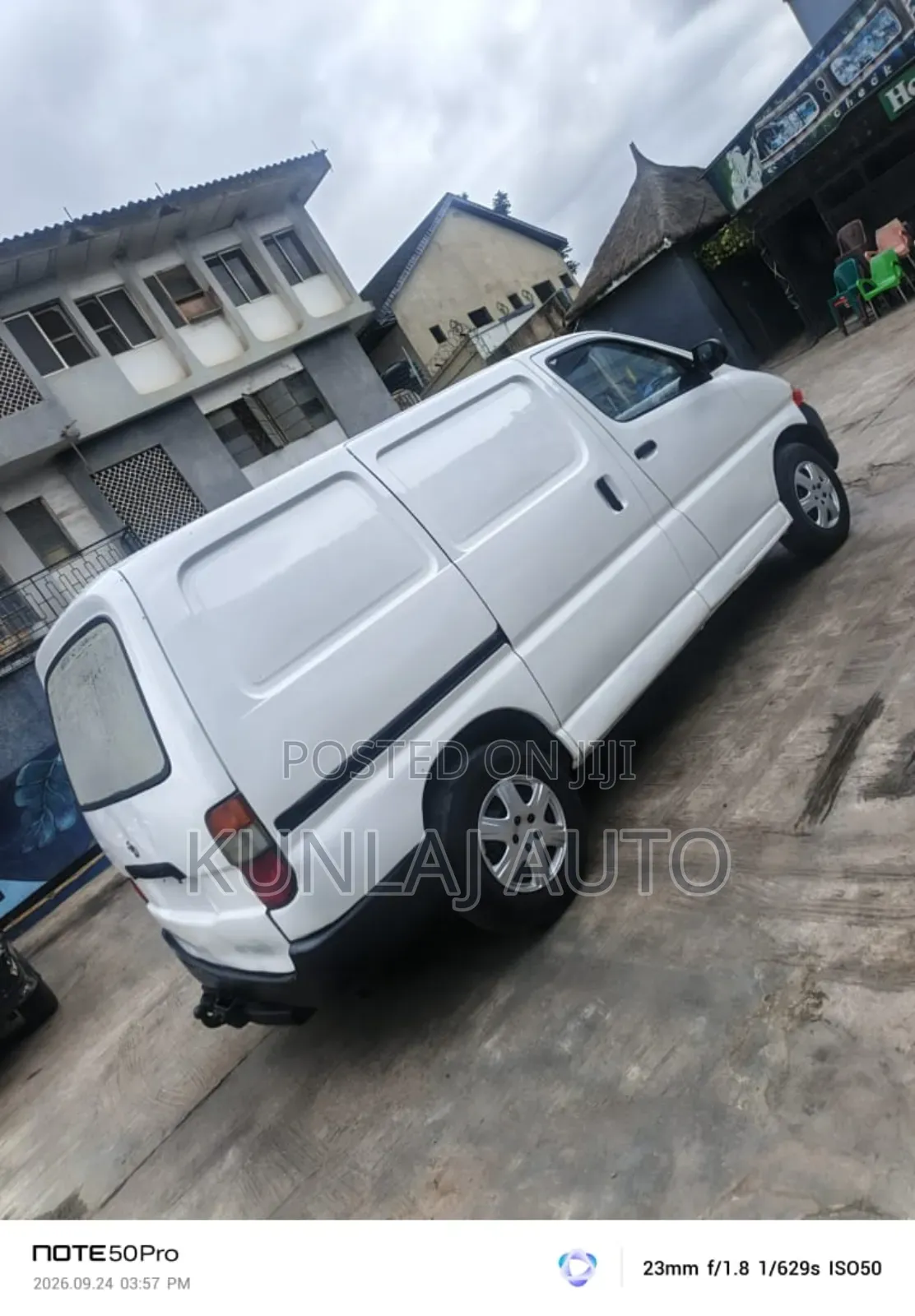 Toyota HiAce 2002 White