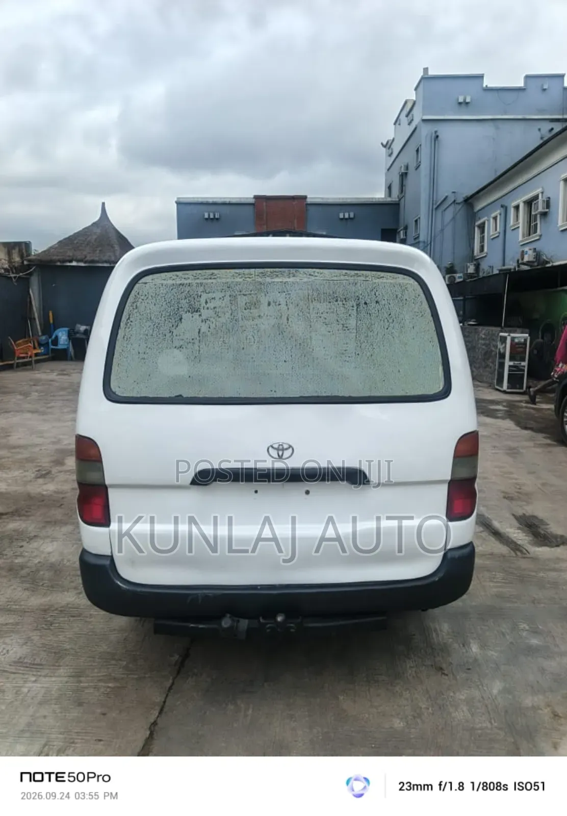 Toyota HiAce 2002 White
