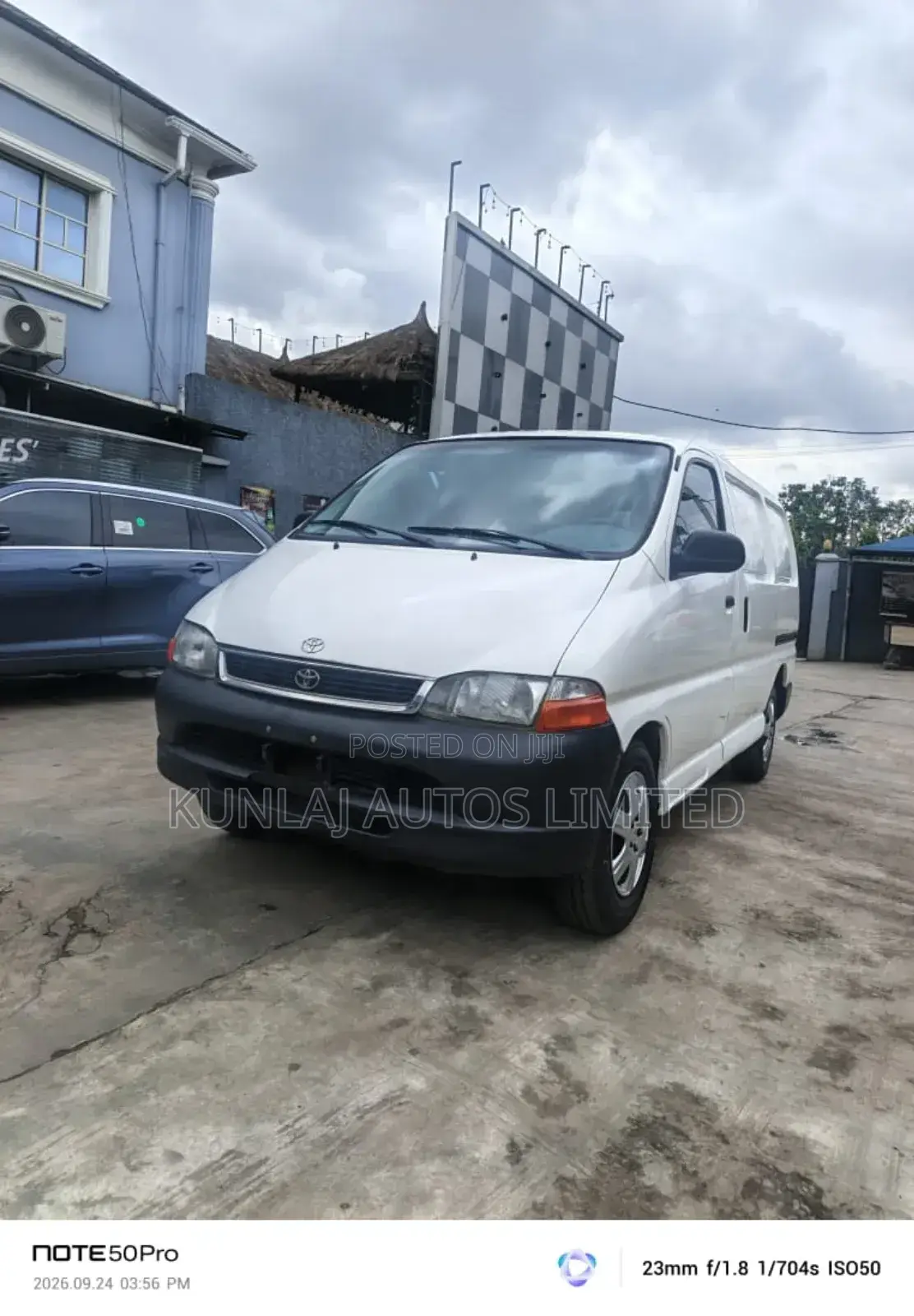 Toyota HiAce 2002 White