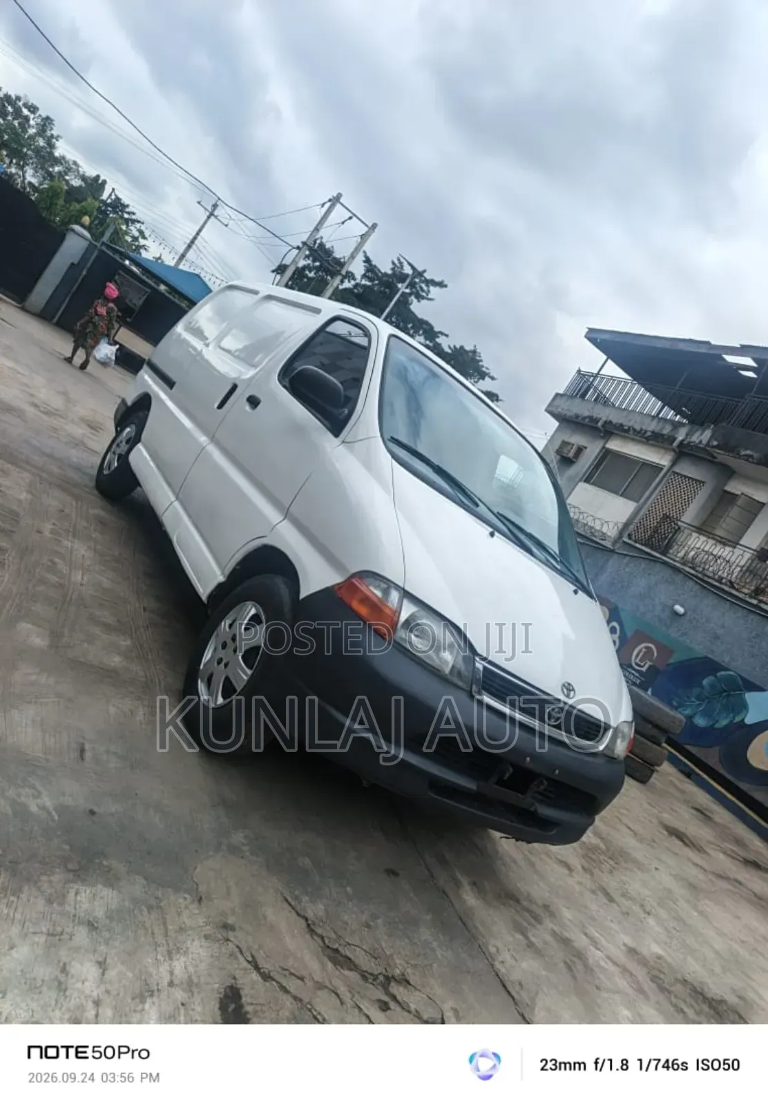 Toyota HiAce 2002 White