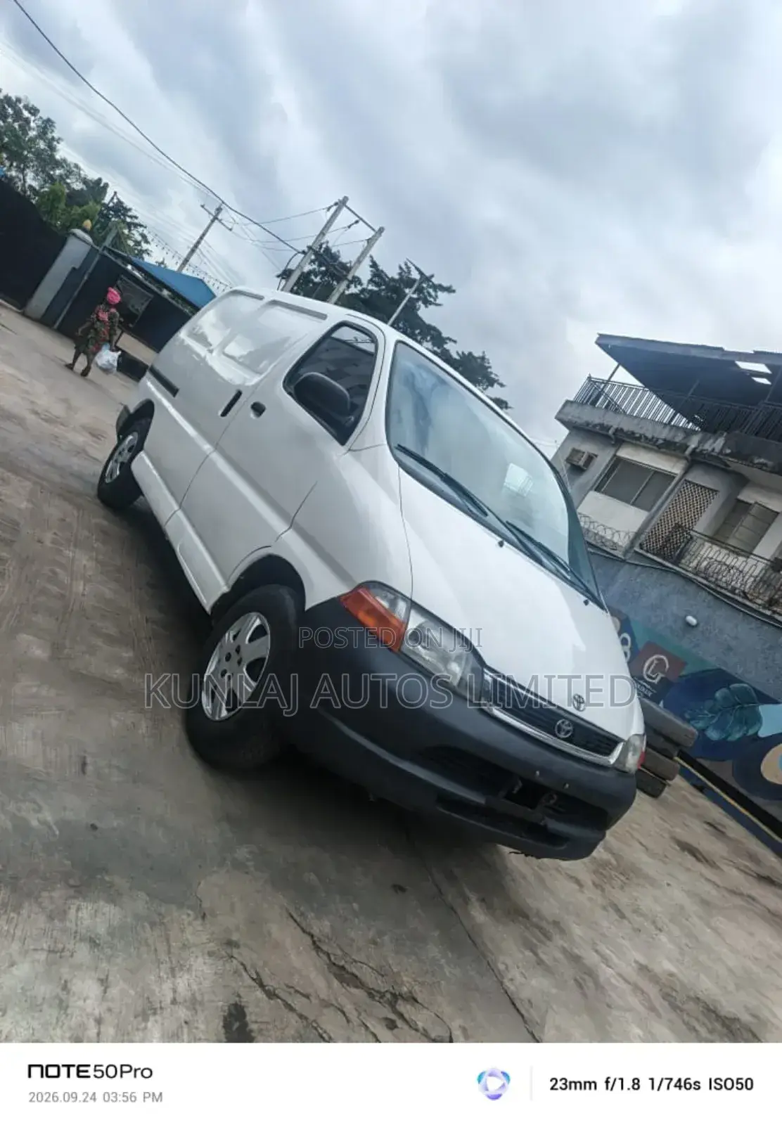 Toyota HiAce 2002 White