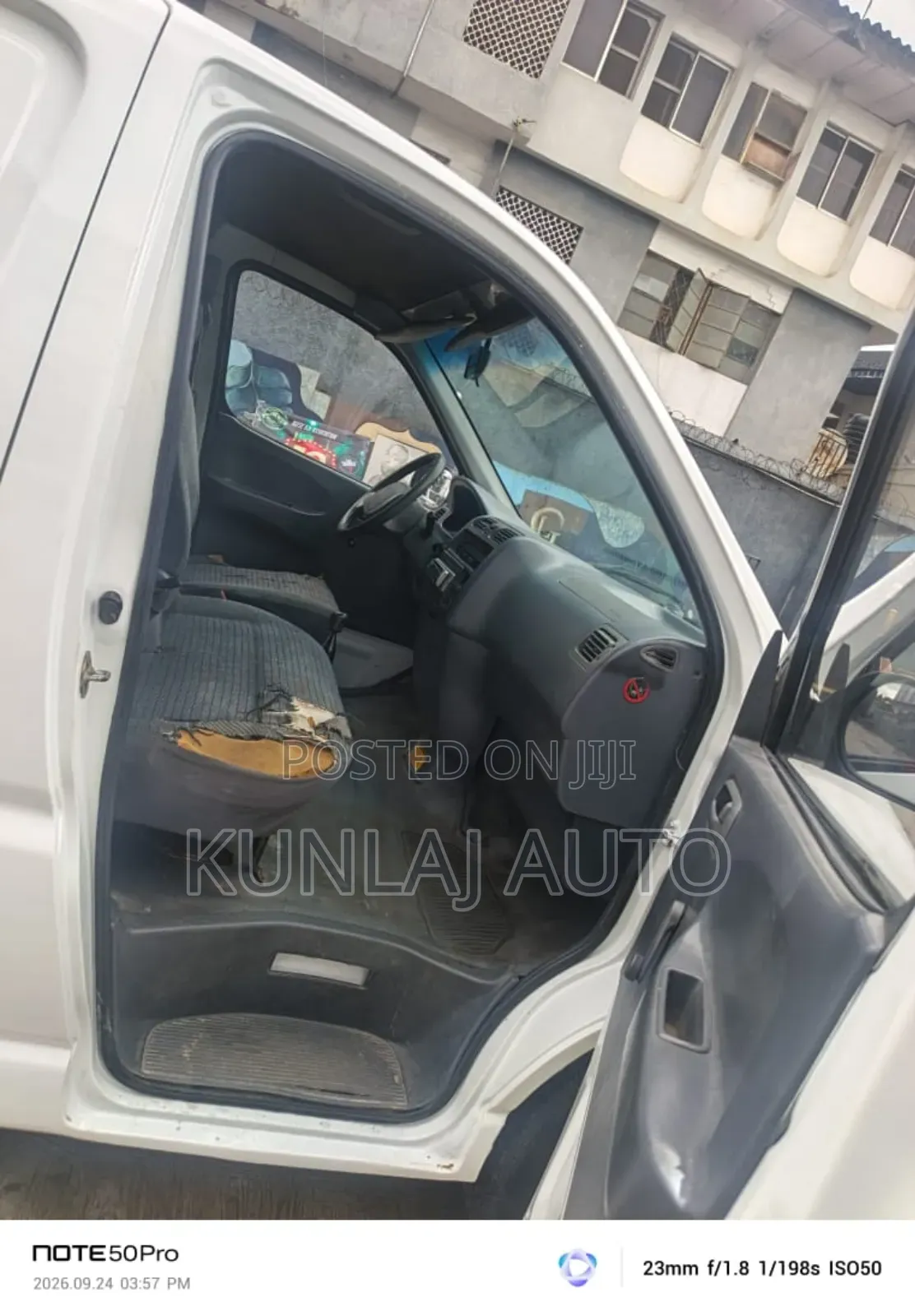 Toyota HiAce 2002 White