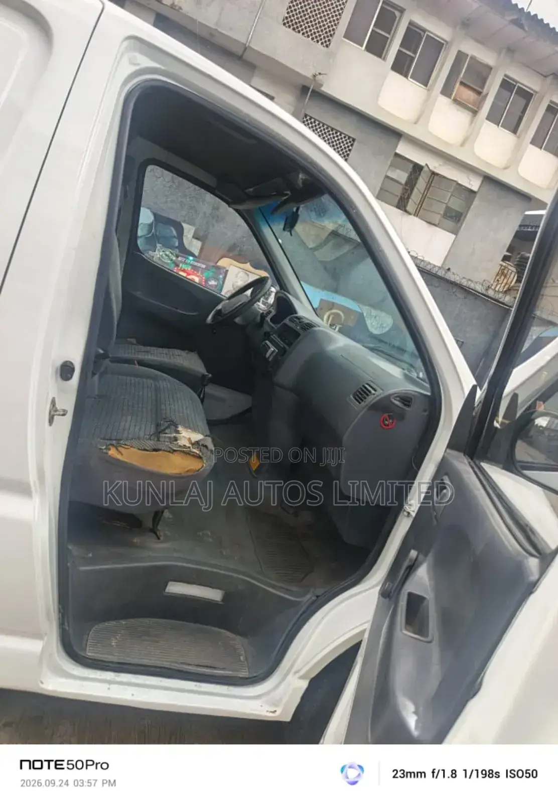 Toyota HiAce 2002 White