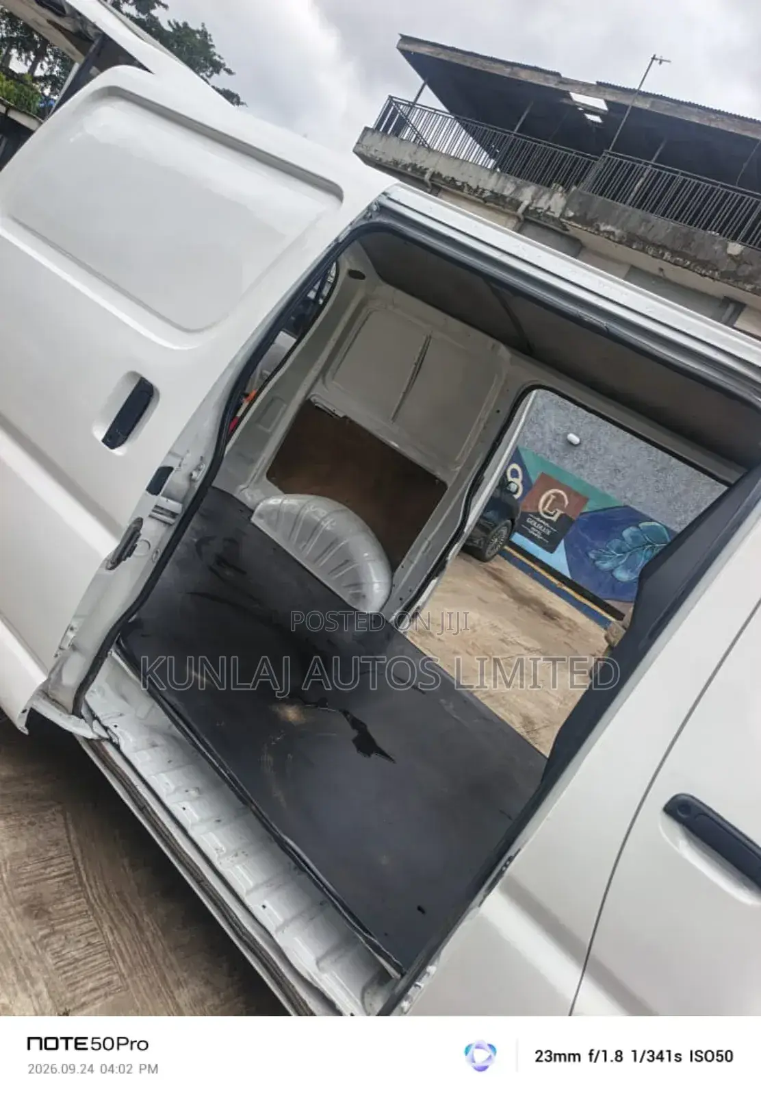 Toyota HiAce 2002 White
