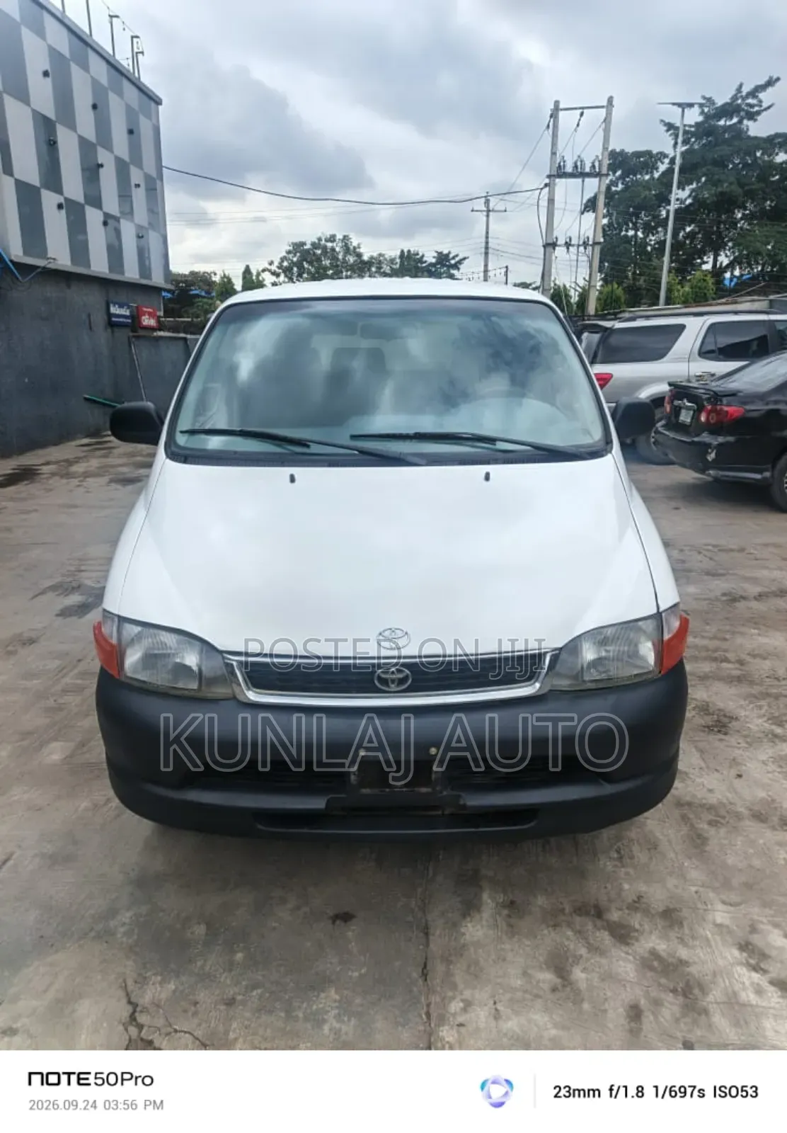 Toyota HiAce 2002 White