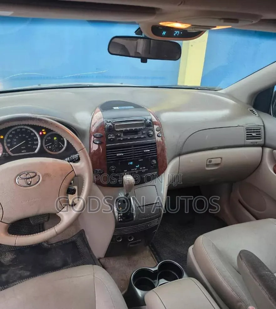 Toyota Sienna 2006 Gold