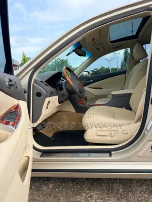 Lexus ES 350 2010 Gold
