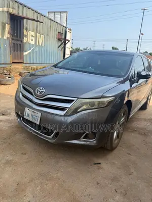 Toyota Venza LE 4dr Wagon (3.5L 6cyl 6A) 2014 Gray