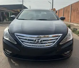 Hyundai Sonata SE 2.0T Sedan FWD (2.0L 4cyl 6A) 2012 Black
