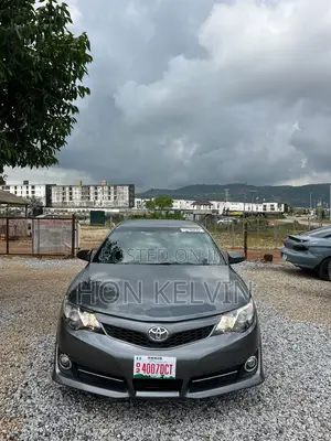 Toyota Camry SE 4dr Sedan (3.5L 6cyl 6A) 2014 Gray