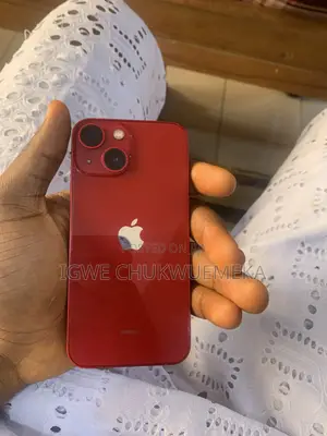 Apple iPhone 13 128 GB Red