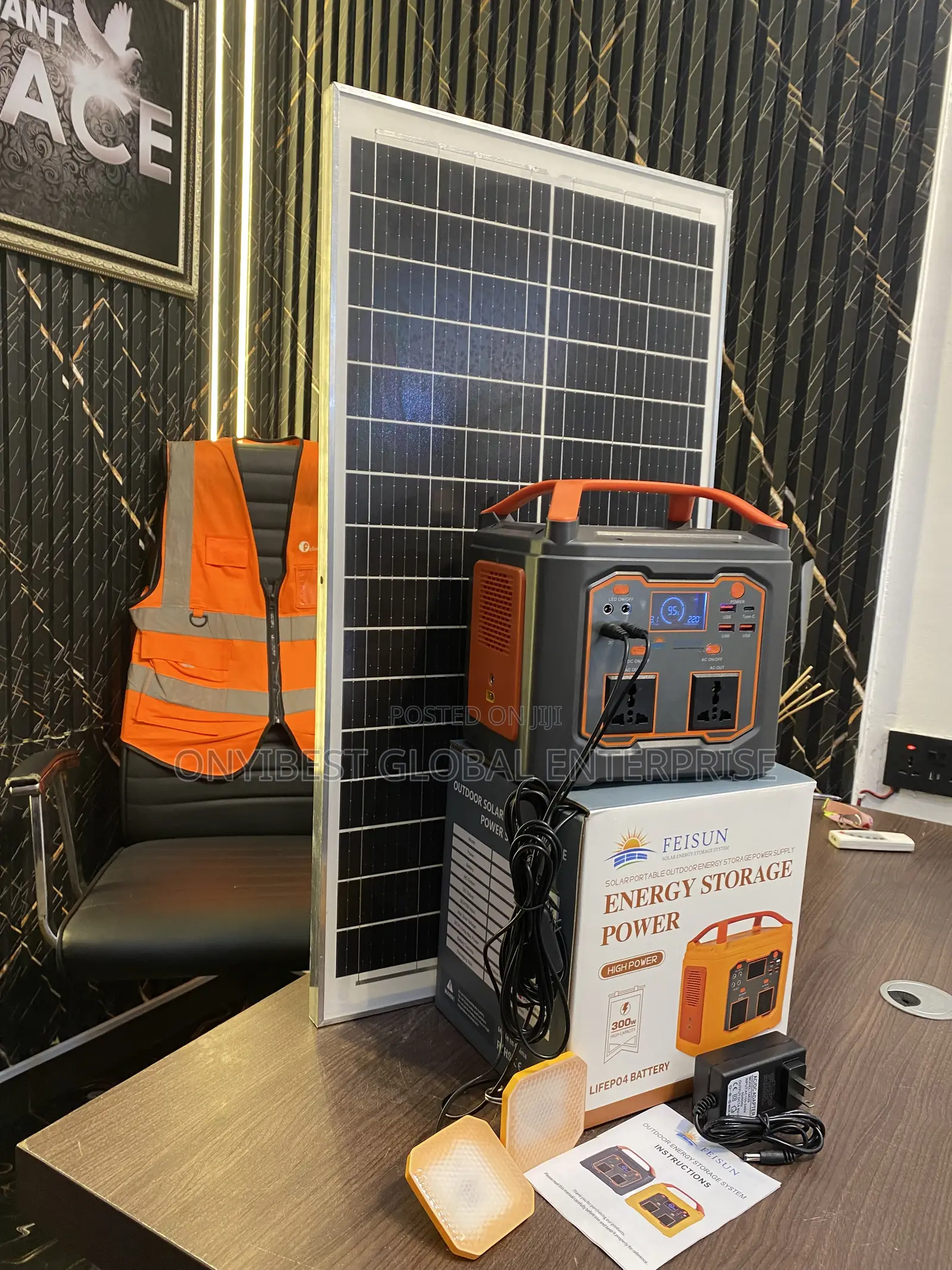 Portable Solar Generator With Panel