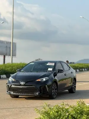 Toyota Corolla SE (1.8L 4cyl 2A) 2018 Black