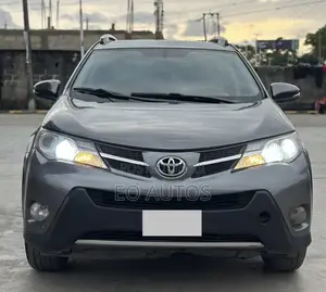 Toyota RAV4 XLE AWD (2.5L 4cyl 6A) 2013 Gray