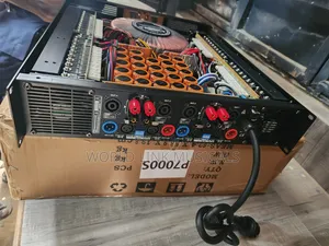 4 Channels Amplifier