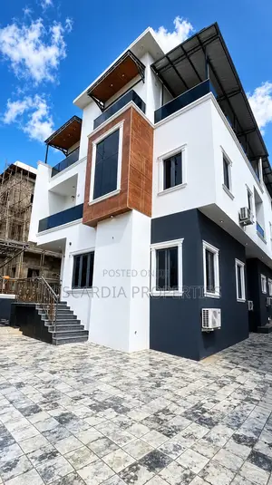 Furnished 7bdrm Duplex in Aco Estate, Kiami for sale