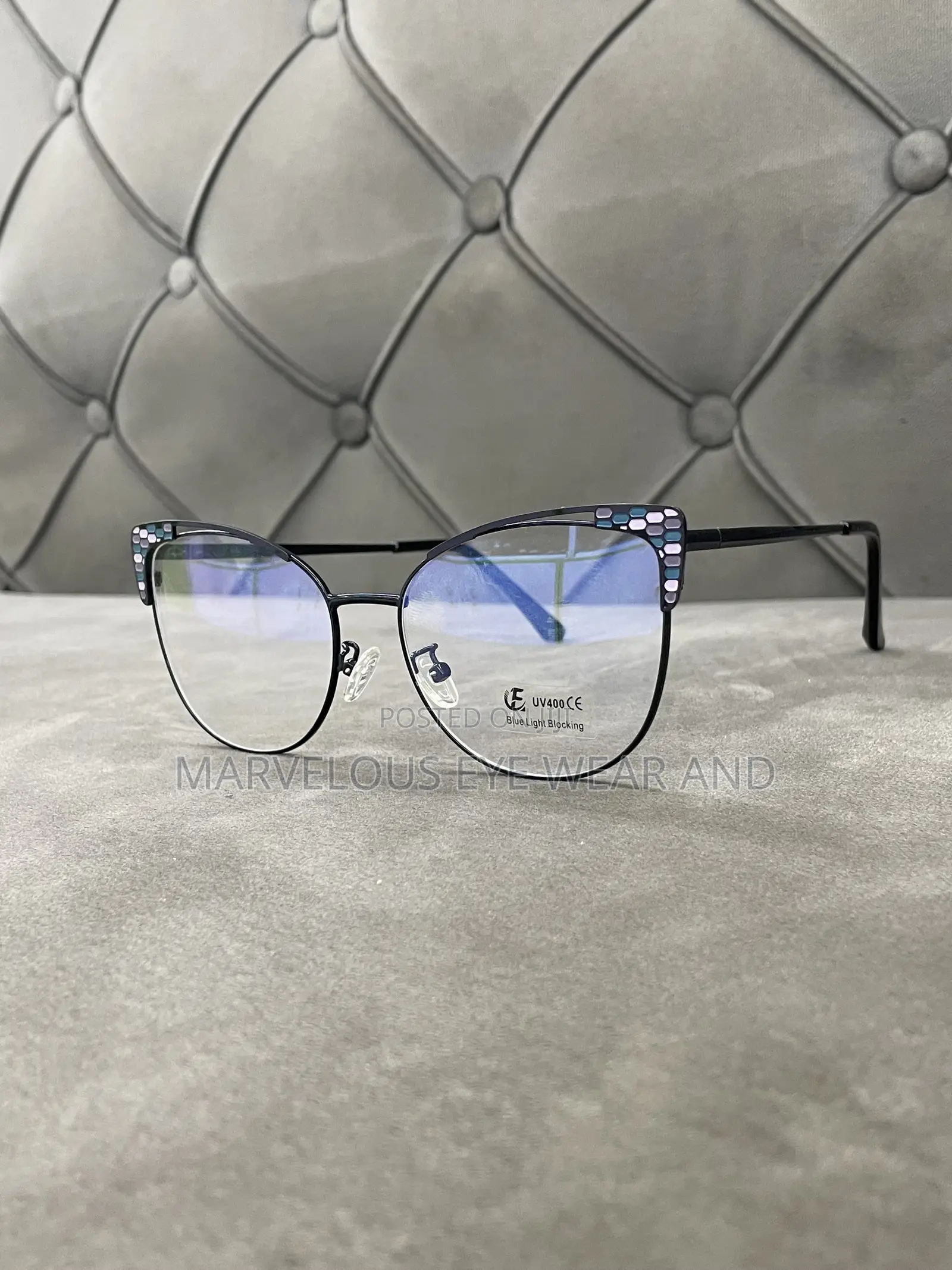 Stylish Blue-Light Blocking Eyeglasses – Lightweight & Fashionable