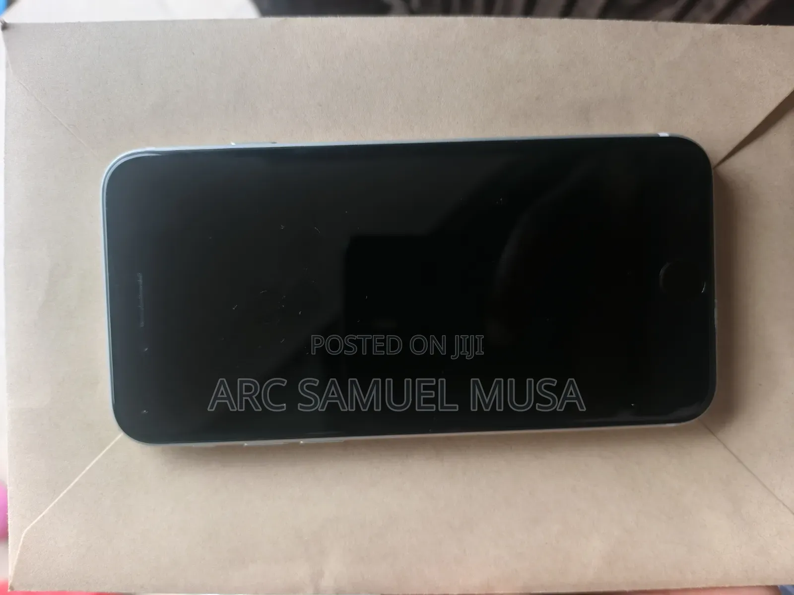 Apple iPhone SE 64 GB White