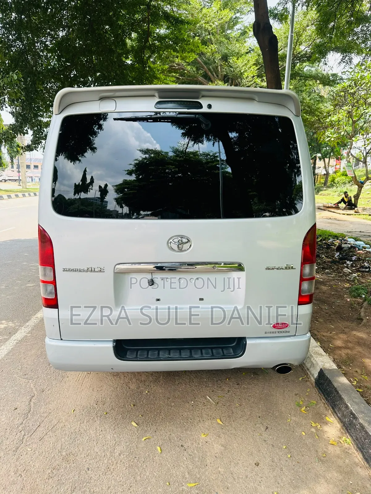 Toyota HiAce 2010 Silver